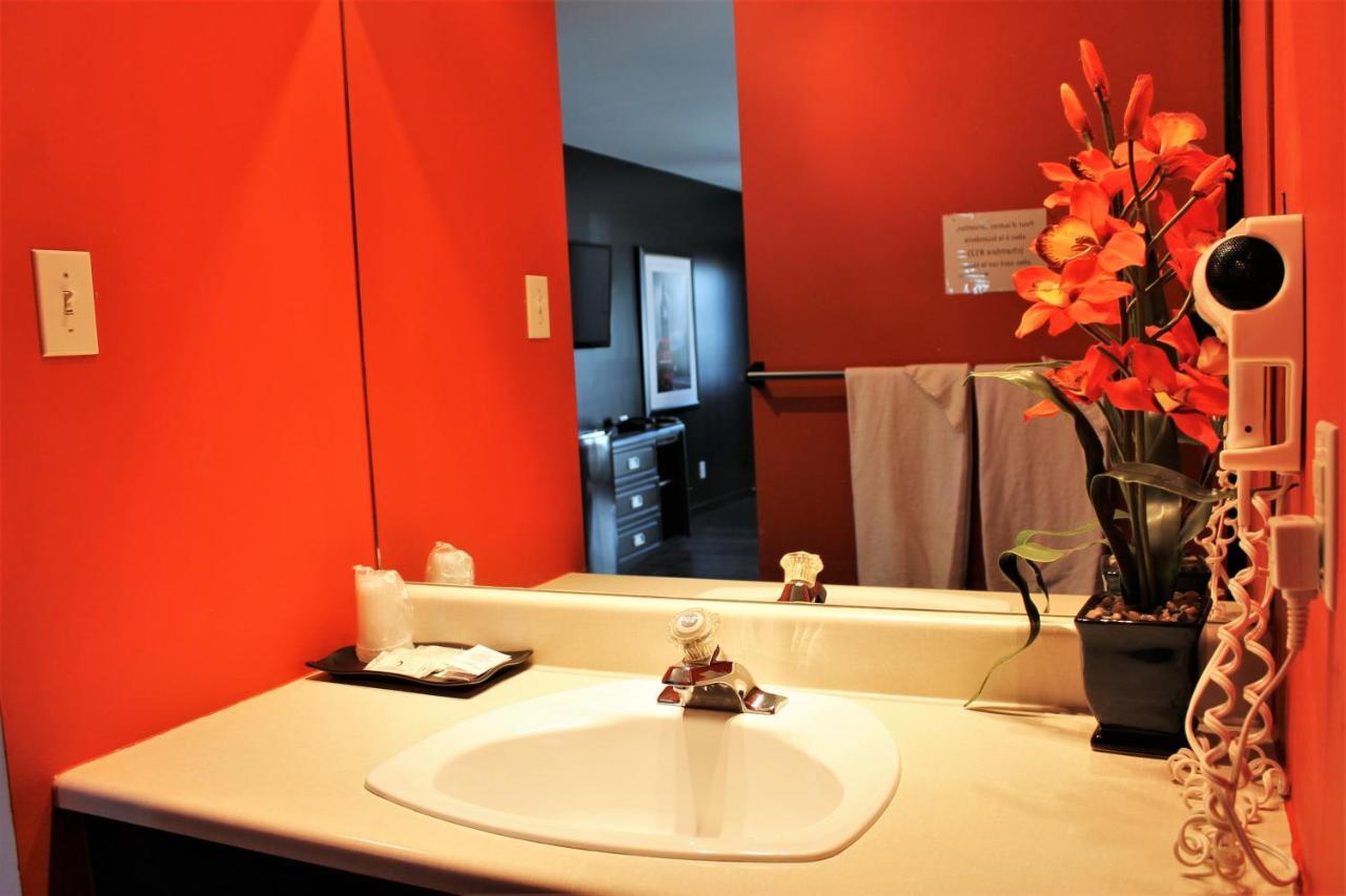 Motel Du Canton Valcourt エクステリア 写真