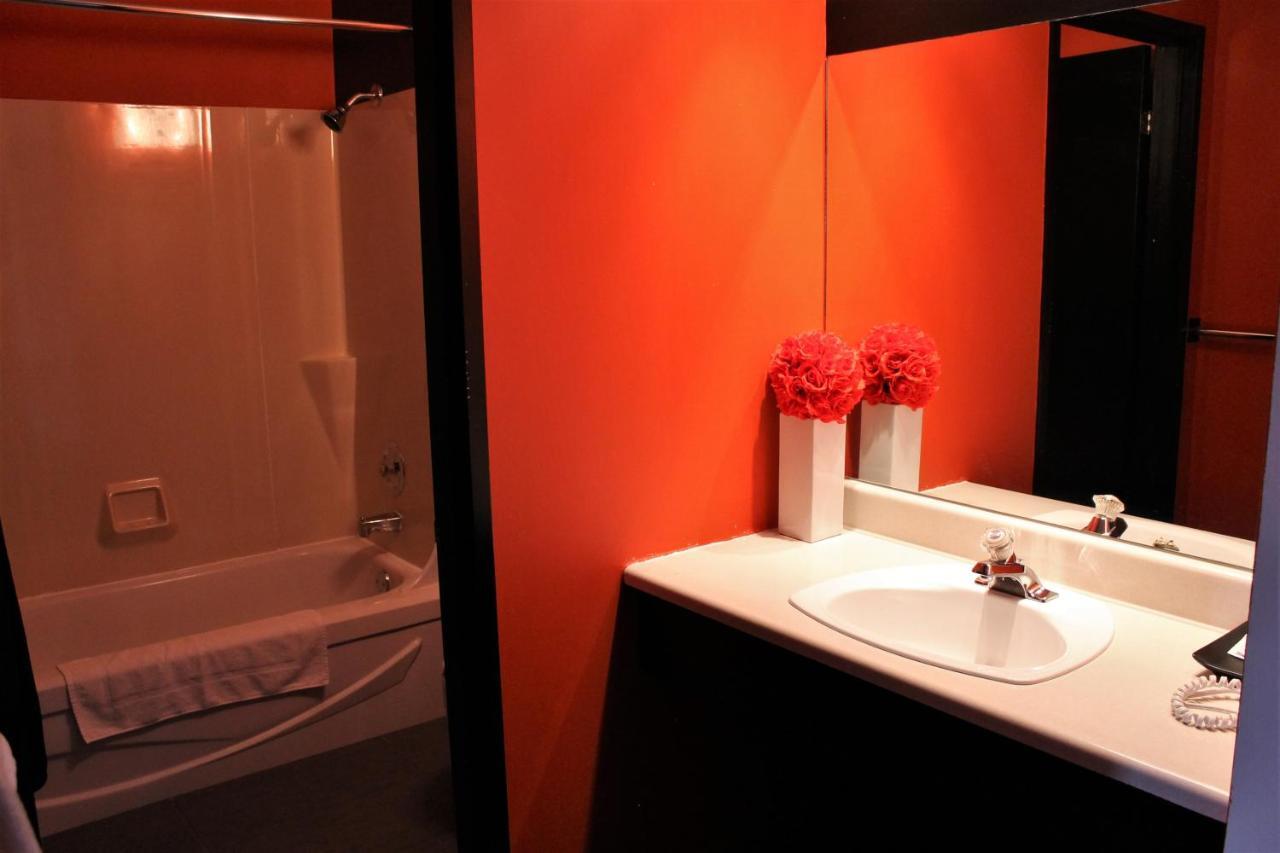 Motel Du Canton Valcourt エクステリア 写真